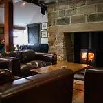 The Fox & Hounds & Pods Danby