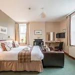 The Fox & Hounds & Pods Herberg Danby