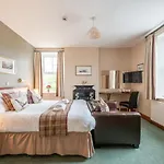 The Fox & Hounds & Pods Herberg Danby