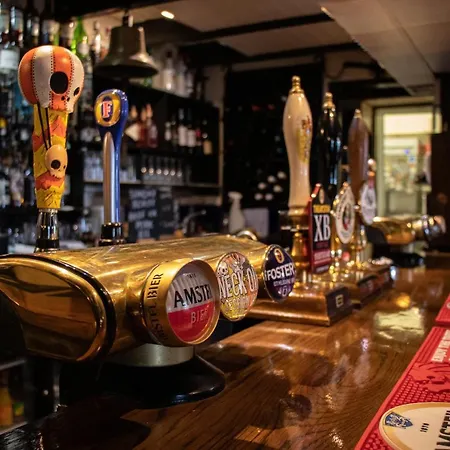 The Fox & Hounds Inn & Camping Pods 4* Danby