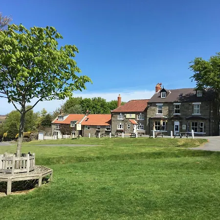 The Fox & Hounds Inn & Camping Pods Danby