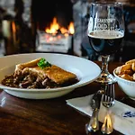 The Fox & Hounds & Pods 4* Danby