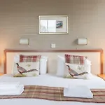 The Fox & Hounds & Pods 4* Danby