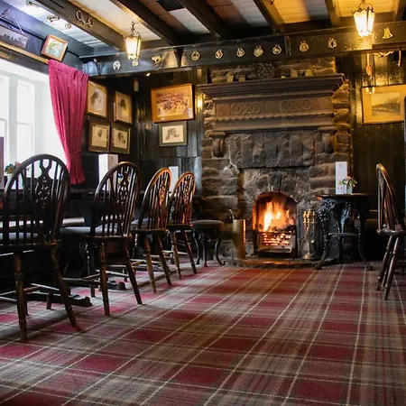 Mini-hôtel The Fox & Hounds & Pods 4*