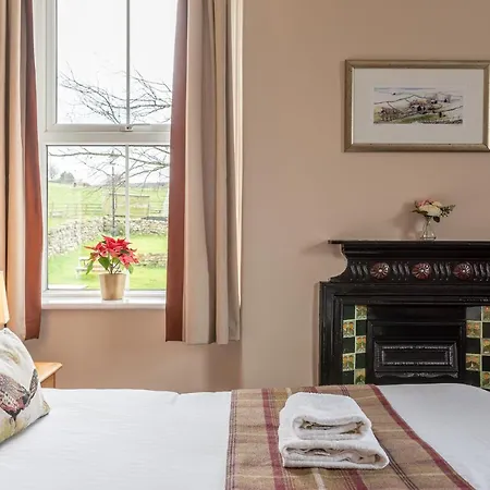 The Fox & Hounds & Pods Mini-hôtel