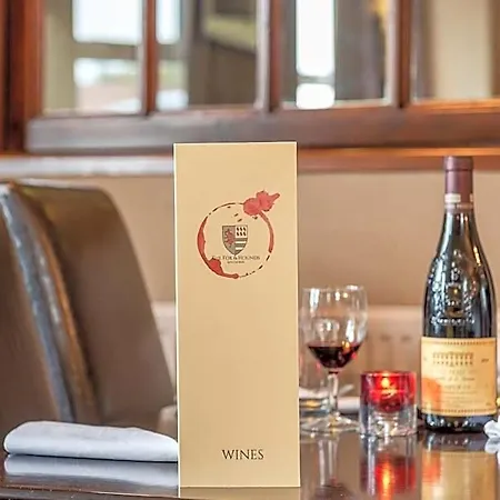 The Fox & Hounds & Pods 4* Danby