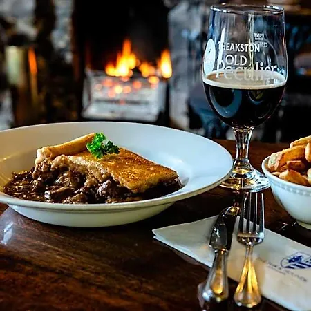 The Fox & Hounds & Pods אורחן Danby