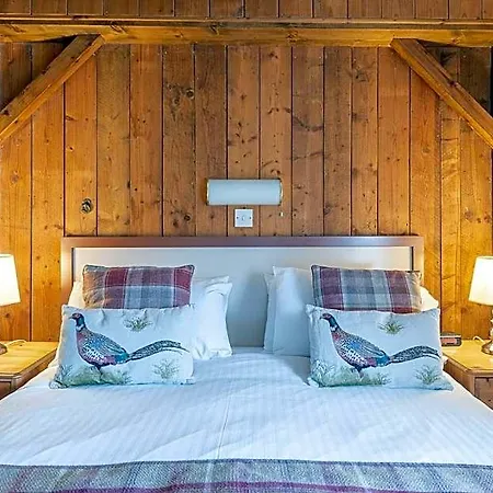 The Fox & Hounds & Pods Herberg