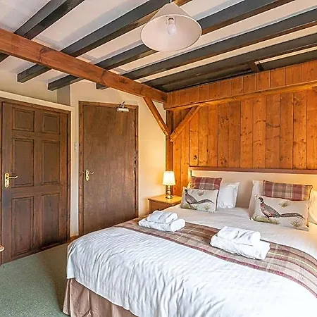 The Fox & Hounds & Pods Herberg Danby