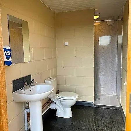 The Fox & Hounds & Pods 4* Danby