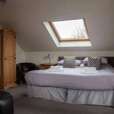 The Fox & Hounds & Pods 4* Danby
