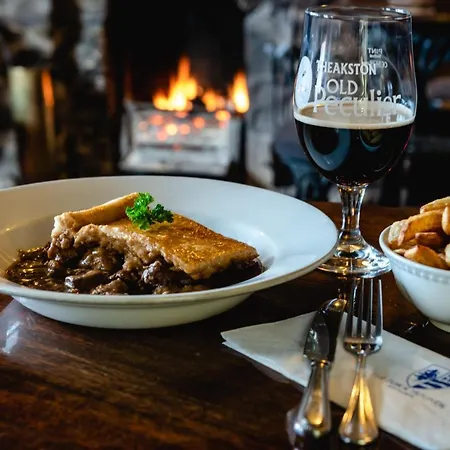 The Fox & Hounds & Pods אורחן 4*