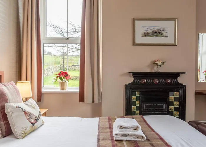 The Fox & Hounds & Pods Mini-hôtel