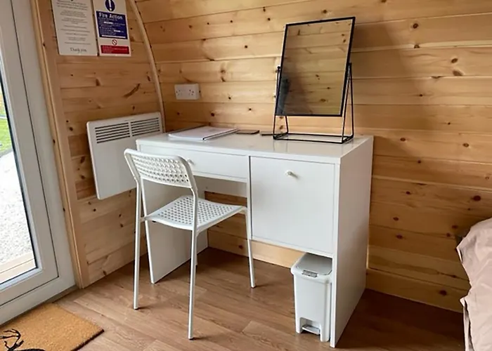 The Fox & Hounds & Pods Danby