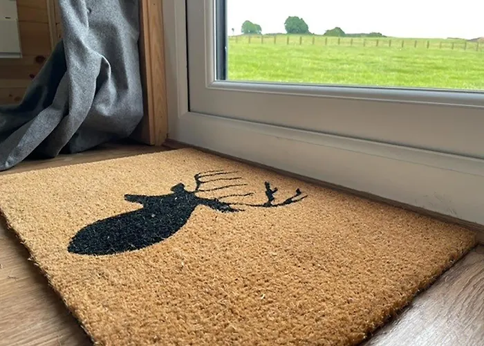 The Fox & Hounds & Pods Danby