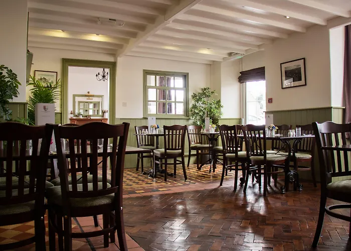 The Fox & Hounds & Pods Mini-hôtel