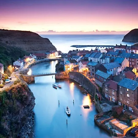 Herberg The Fox & Hounds & Pods 4*